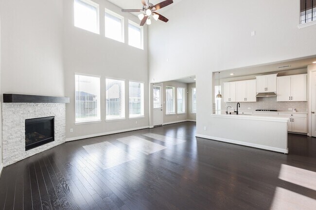 Building Photo - 2119 Stargrass Dr
