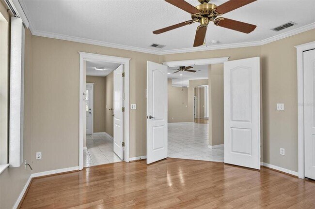 Building Photo - 20 Woodford Ln