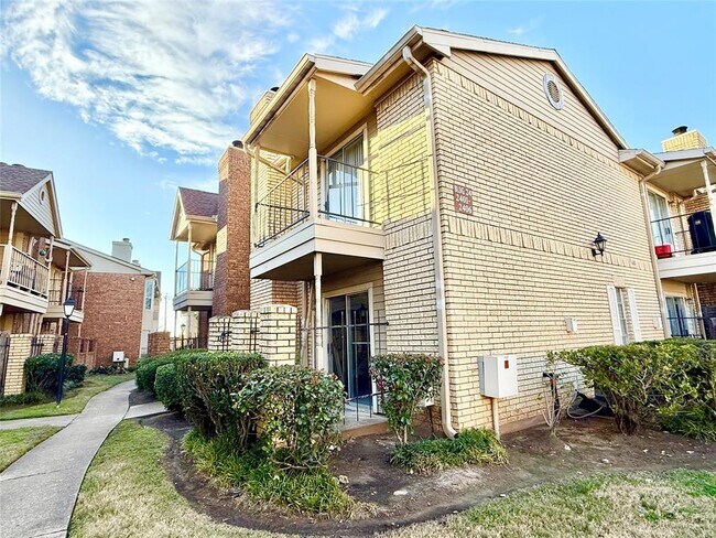Building Photo - 3600 Jeanetta St