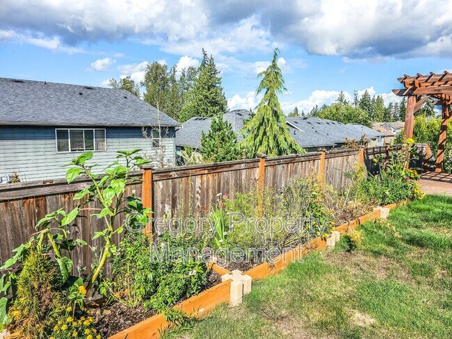 Building Photo - 619 202nd Pl SW