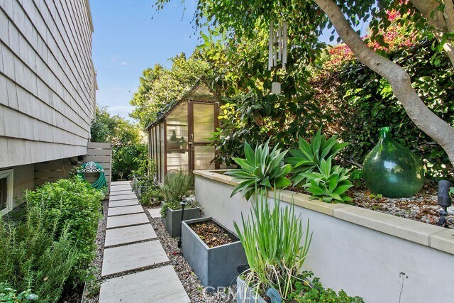 Building Photo - 1010 Emerald Bay