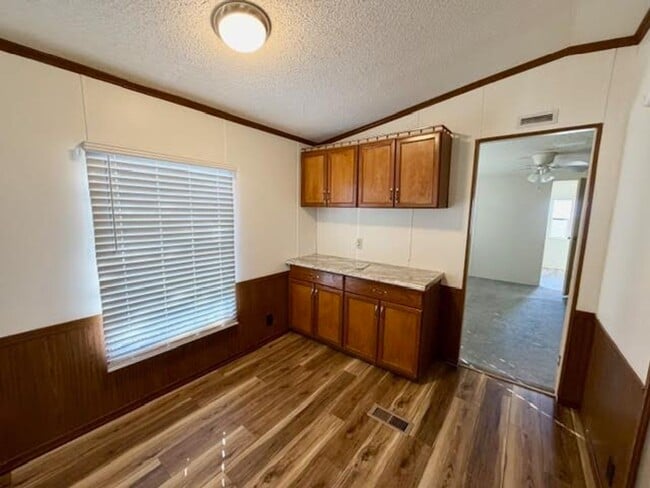 Building Photo - 125 Burkhart Ln