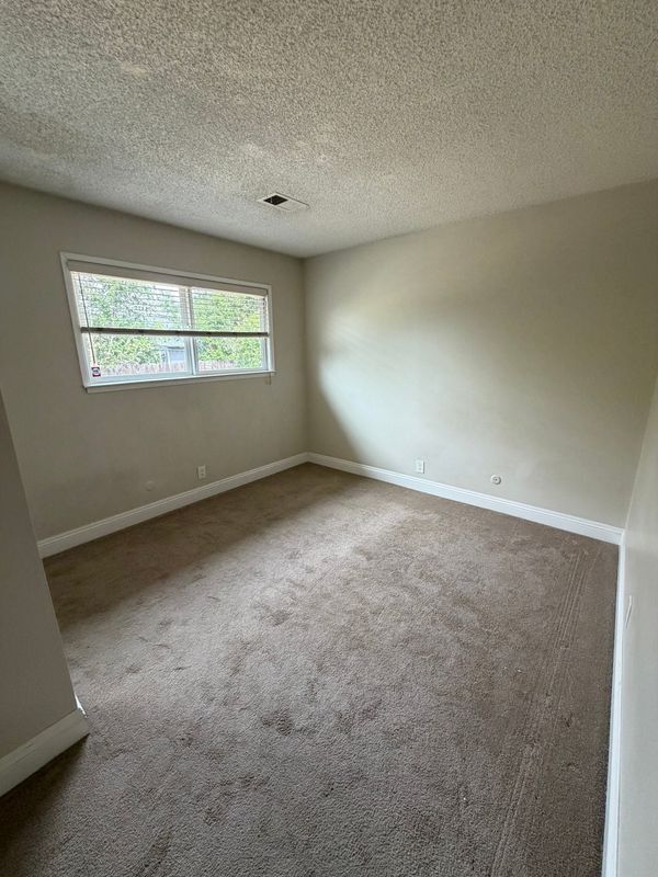 Building Photo - 1209 St Louis Dr