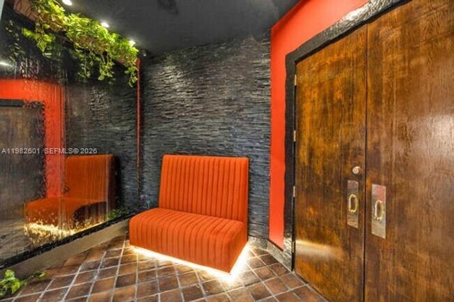 Building Photo - 801 Brickell Bay Dr