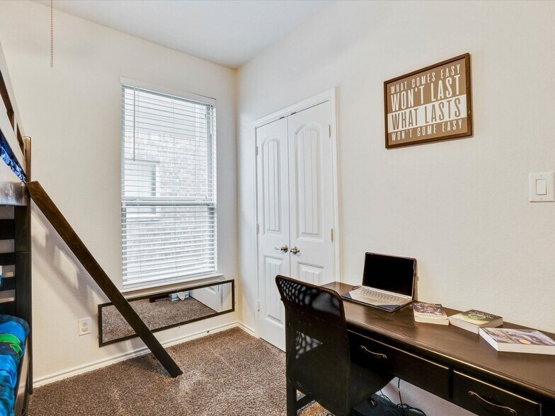 Building Photo - 10704 Ersebrook Ct