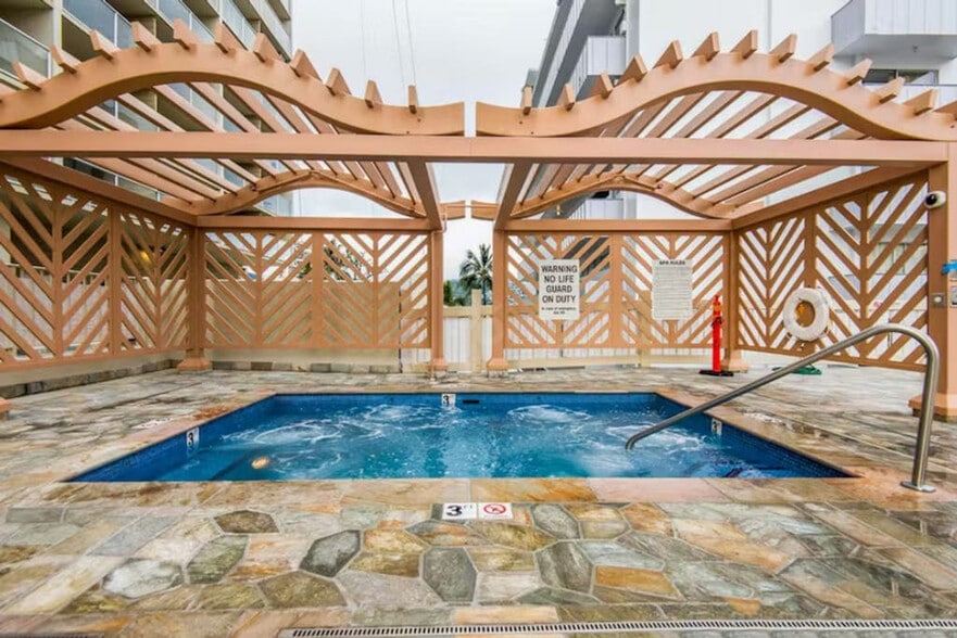Building Photo - 445 Seaside Ave