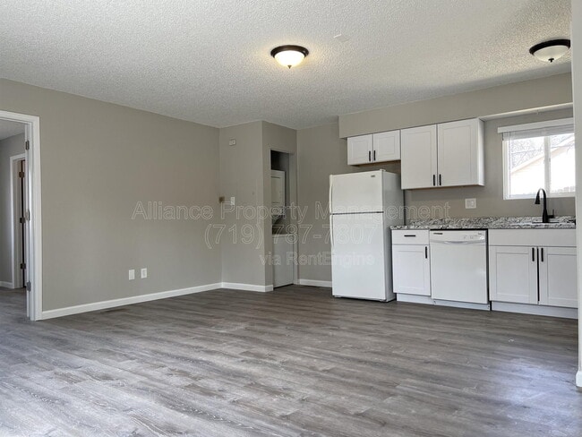 Building Photo - 2458 E Willamette Ave