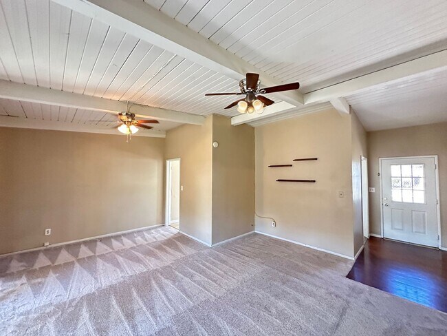Building Photo - Adorable 3 Bed 2 Bath Fullerton Home Avail...