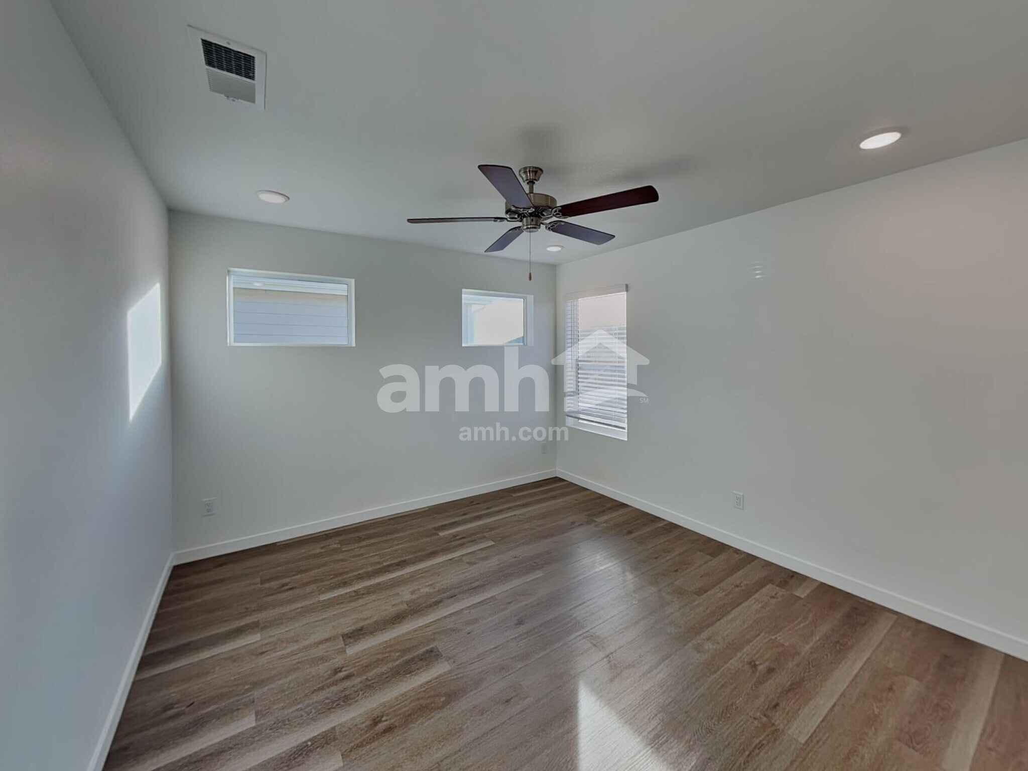 Building Photo - 23553 E 3rd Pl