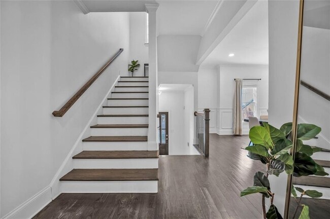 Building Photo - 2850 Stonehall Ct SE