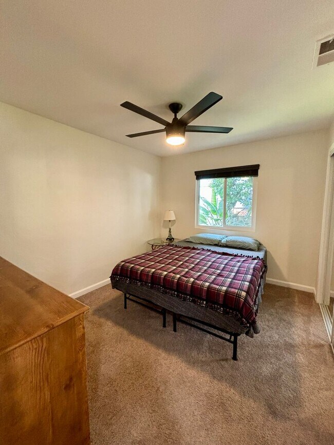 Building Photo - Beautiful House with Forever Views