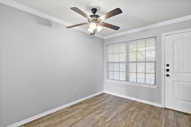 Building Photo - Pre-Leasing for Summer 2025 Move-In, First...