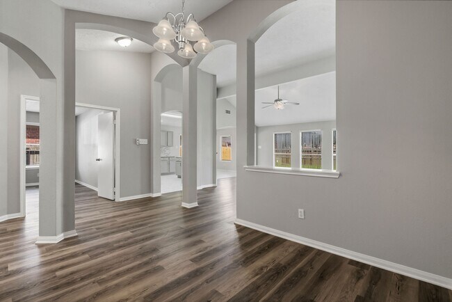 Building Photo - 20418 Cherry Haven Cir