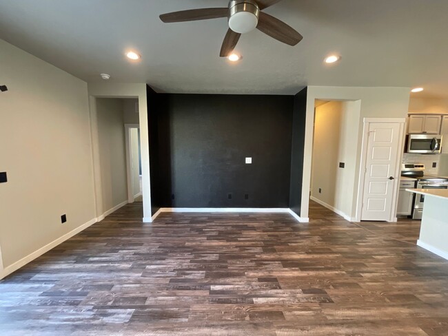 Building Photo - Newly Built 3 Bedroom Home w/ Hardwood Flo...