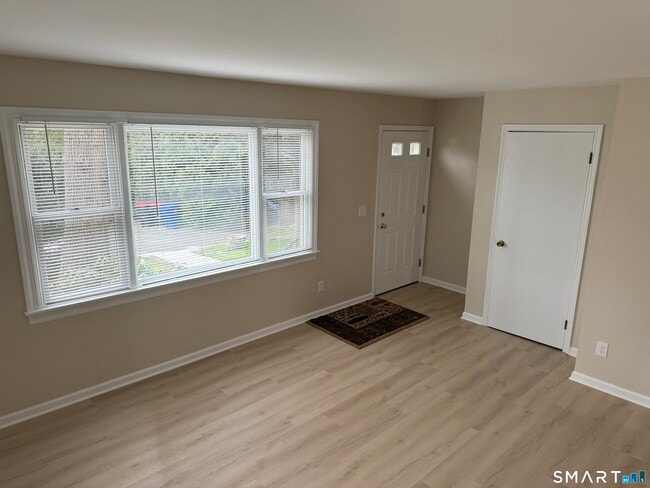 Building Photo - 41 1/2 Cedar Crest Pl