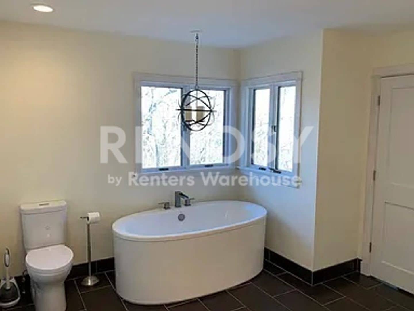 Building Photo - 1721 Rivercrest Rd N
