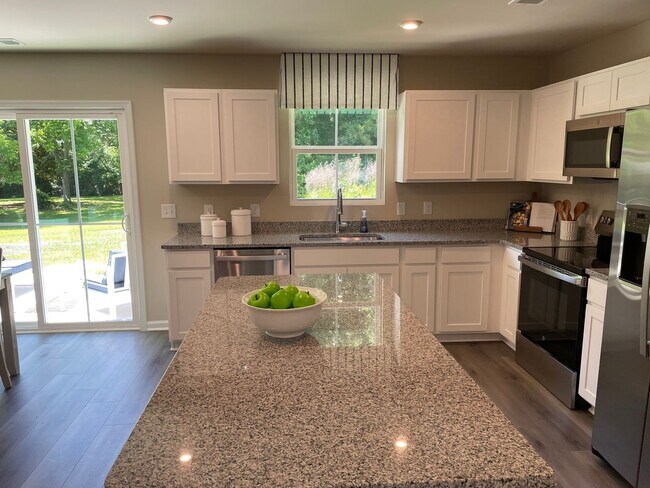Building Photo - 3 Bedroom 2 Bathroom at Sharron Creek-Pet ...