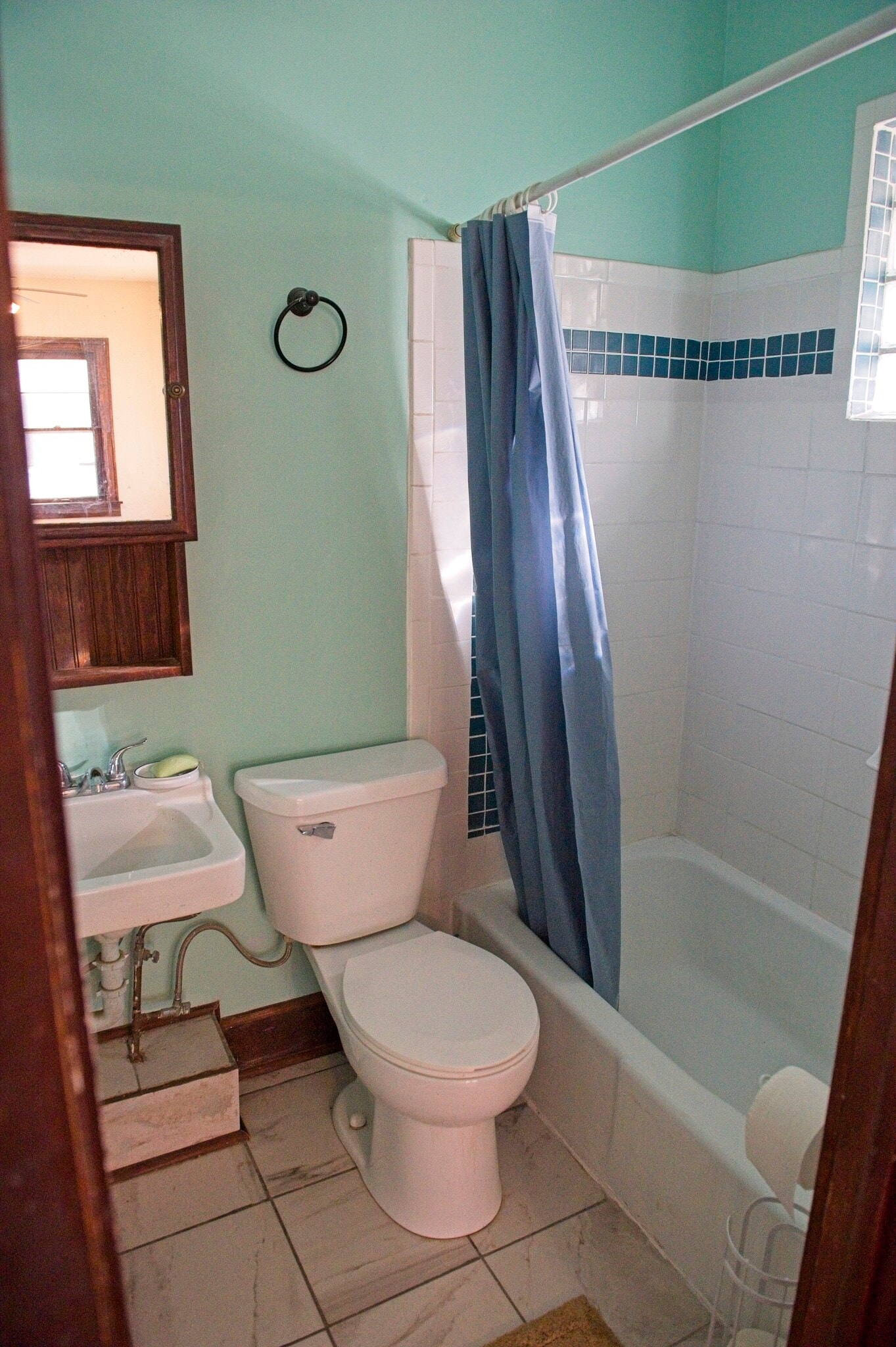 Building Photo - 447 N Beville Ave