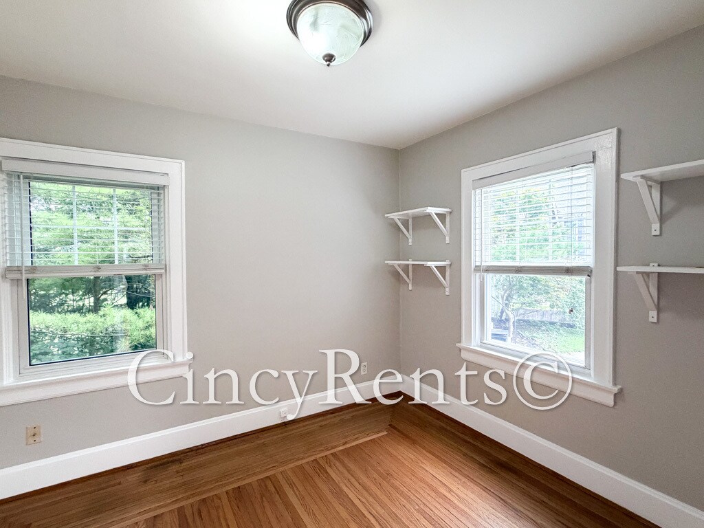 Building Photo - 3559 Rawson Pl