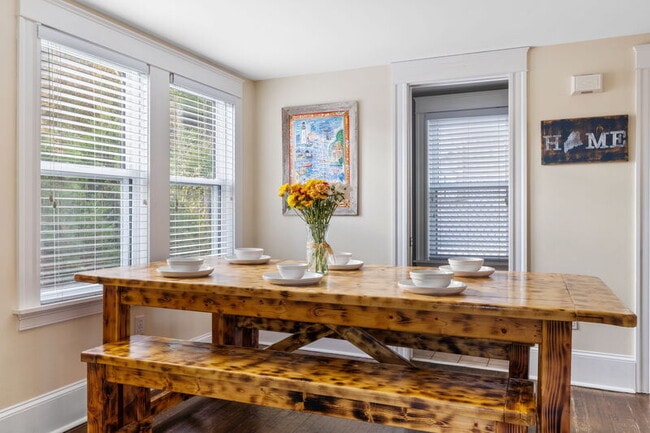 Building Photo - 181 Main St