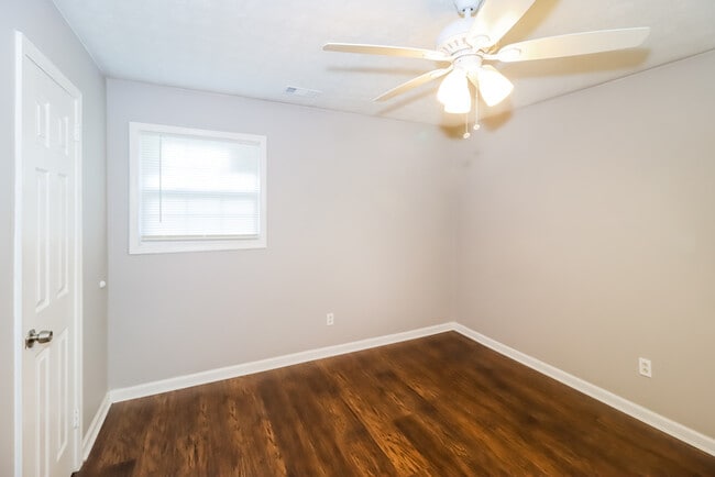 Building Photo - Fantastic 3bd/2ba home! Let yourself in!