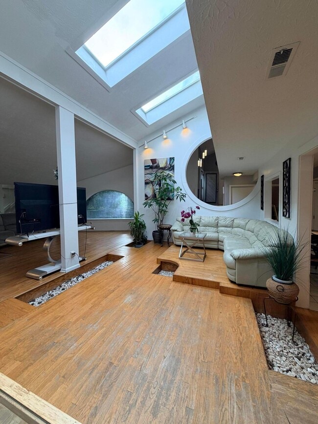 Building Photo - 8226 Glencree Pl