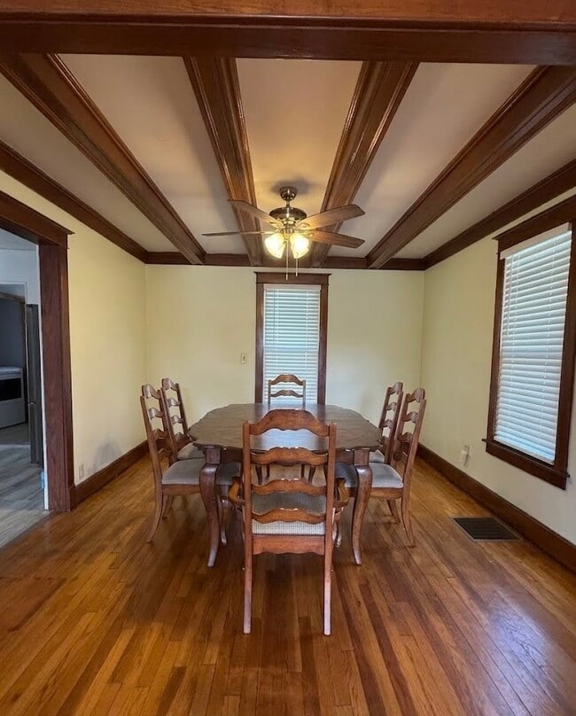 Building Photo - 3215 Stack Ave