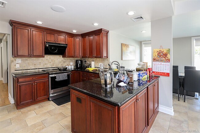 Building Photo - 11 Otsego Ave