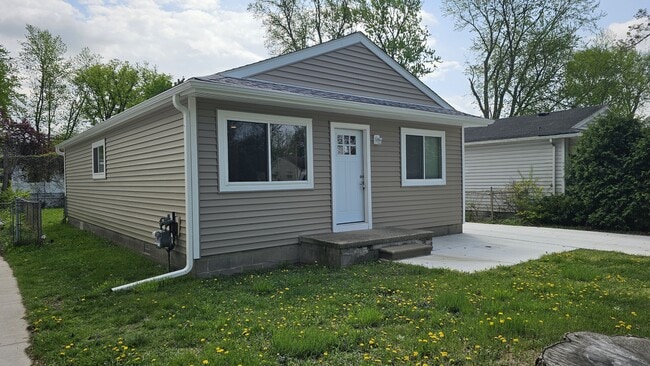 Primary Photo - 11716 Kinloch St