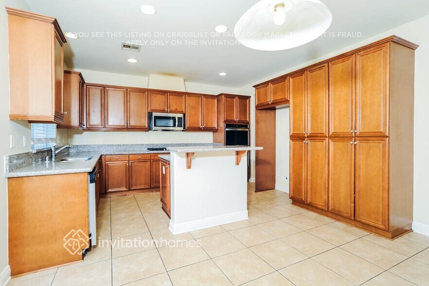 Building Photo - 43444 Hampton St