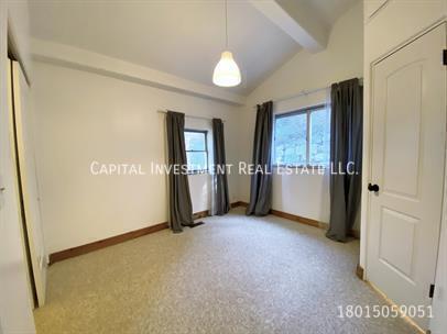 Building Photo - 290 Aspen Dr