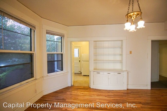 Building Photo - 2167 SW Yamhill St