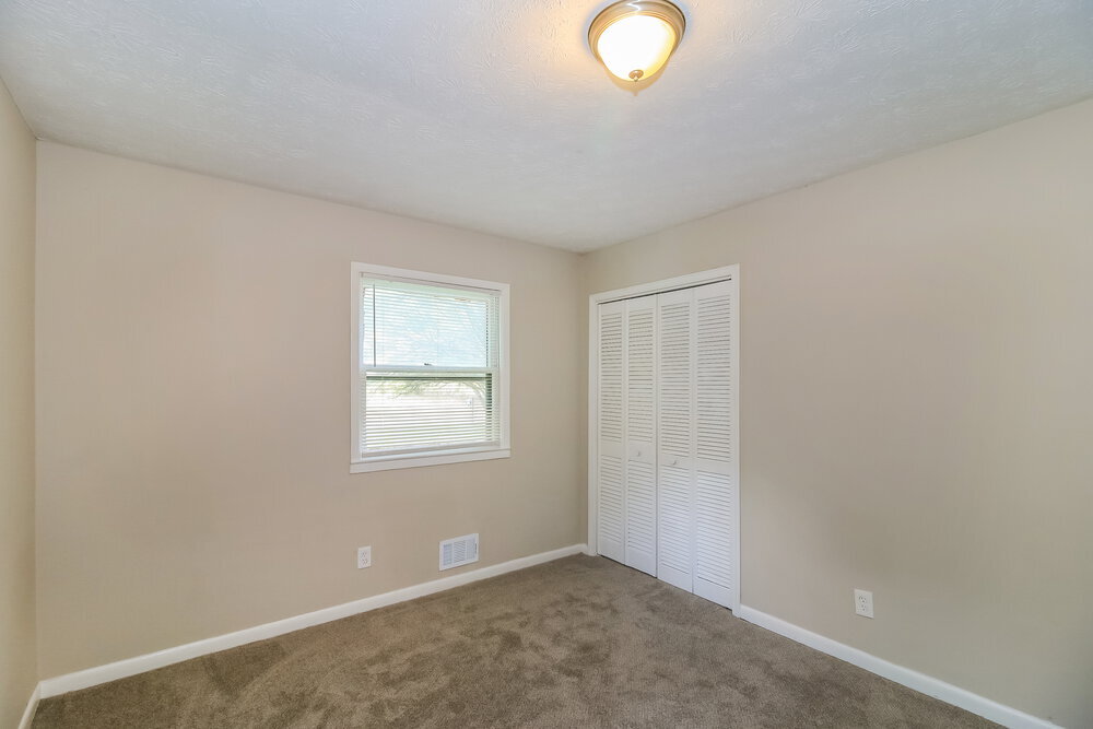 Building Photo - 233 Lucan Way