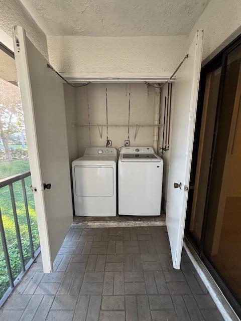 Building Photo - 350 Club Cir