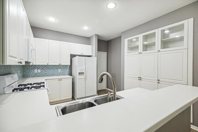 Building Photo - 25 Stone Creek Pl