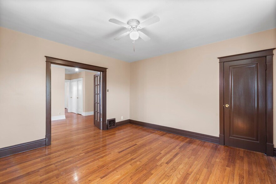 Building Photo - 3925 Dunnica Ave