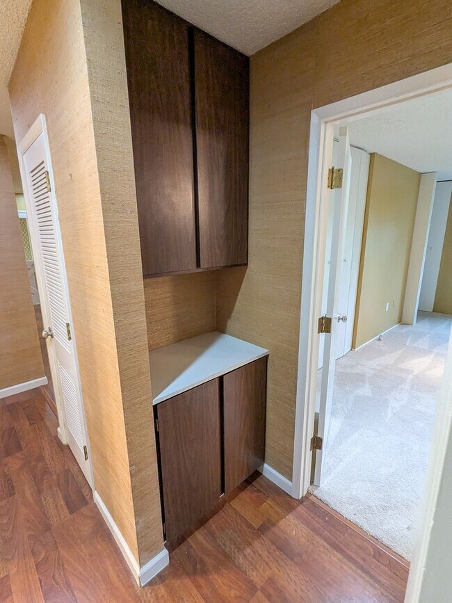 Building Photo - 3063 Winslow Way NW