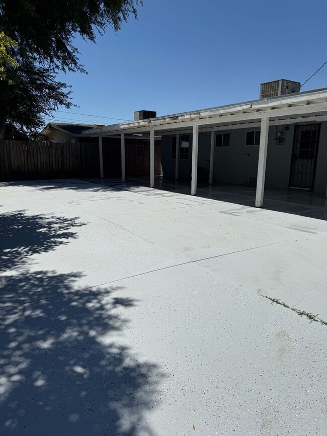 Building Photo - Charming 4-Bedroom Home for Rent in San Be...