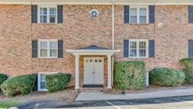 Primary Photo - Cozy Condo located in McAlway Manor in Cot...