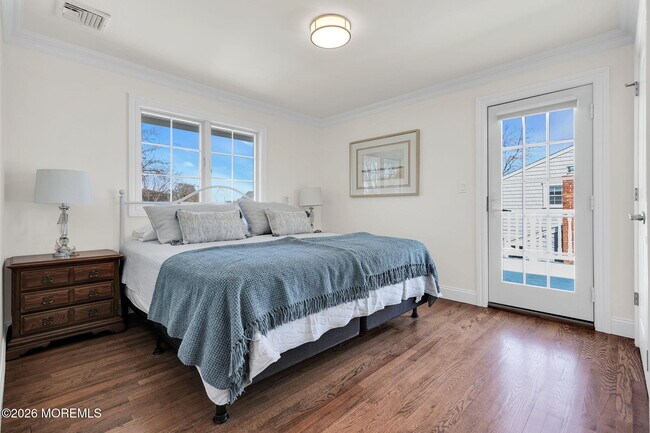 Building Photo - 606 North Blvd