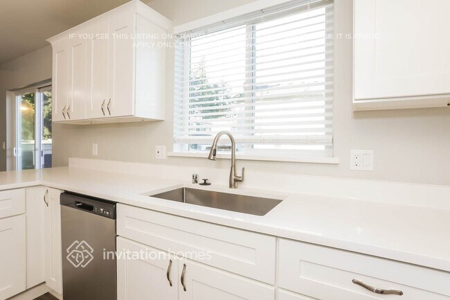 Building Photo - 7917 185th St Ct E