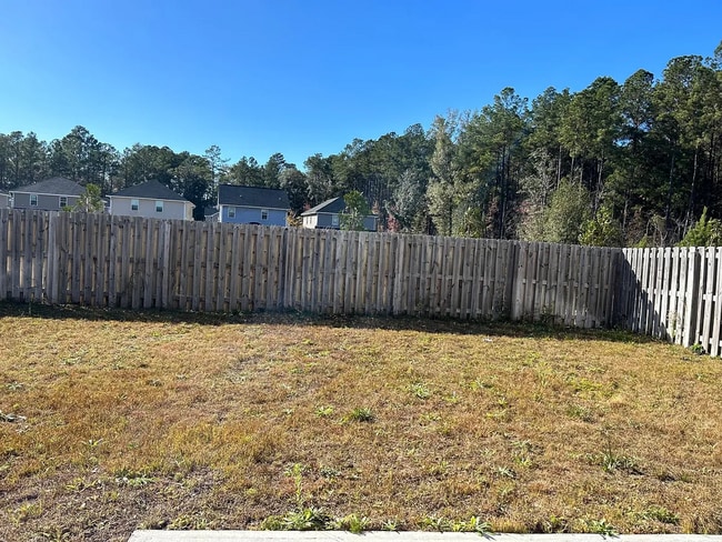 Building Photo - FALL MOVE-IN SPECIAL: 50% OFF 1st MONTH'S ...