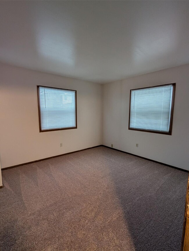 Building Photo - 1408 E Sunset Dr