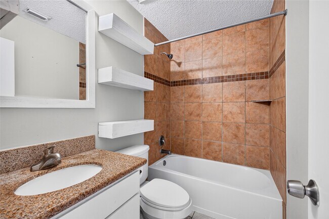 Building Photo - 3922 Pintan Ln