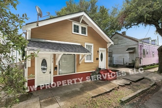 Building Photo - 916-916 Hagan Ave