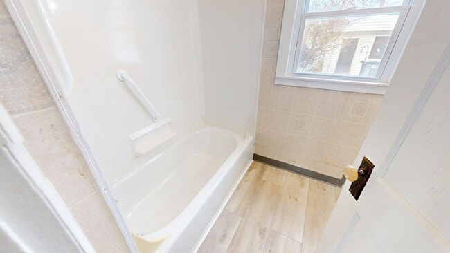 Building Photo - Slavic Village - 4 Bedroom - Single Family Home