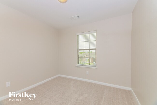 Building Photo - 1505 Kim Loan Dr