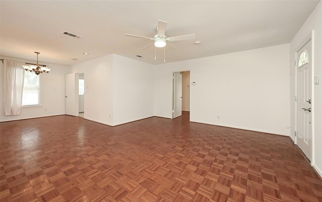 Building Photo - 2110 Westover Rd
