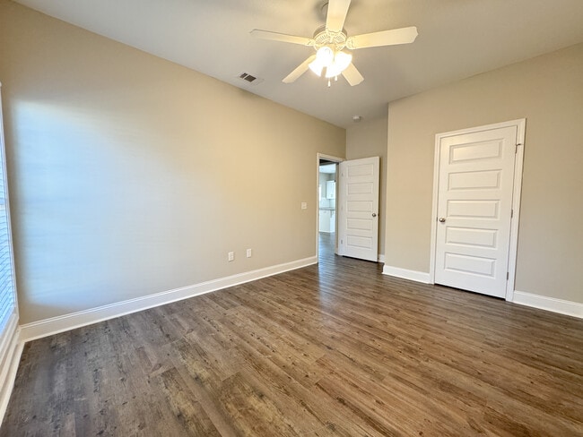 Building Photo - 35 Grove Cir