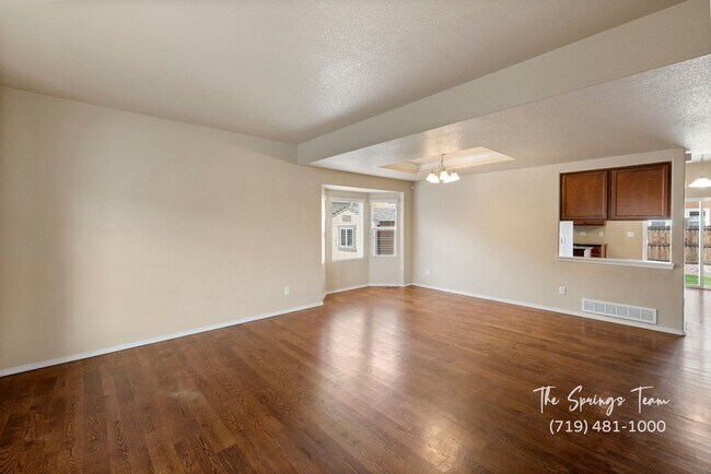 Building Photo - SPACIOUS SIX (6!!!) BD HOME IN LORSON RANCH!